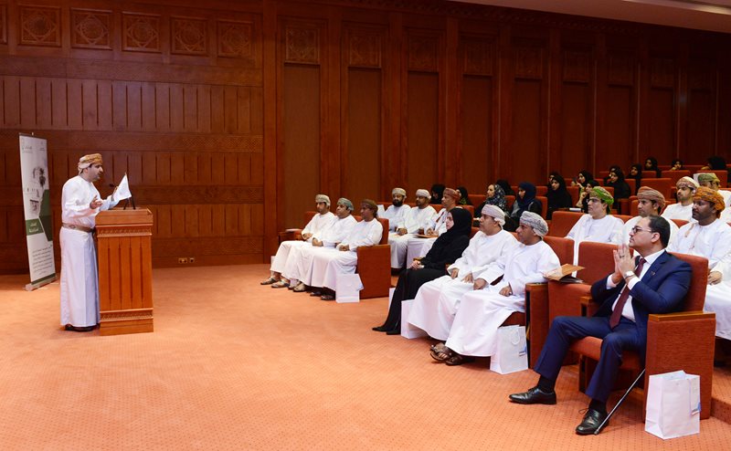 تدشين البرنامج التدريبي "اضاءات " بمجلس عمان