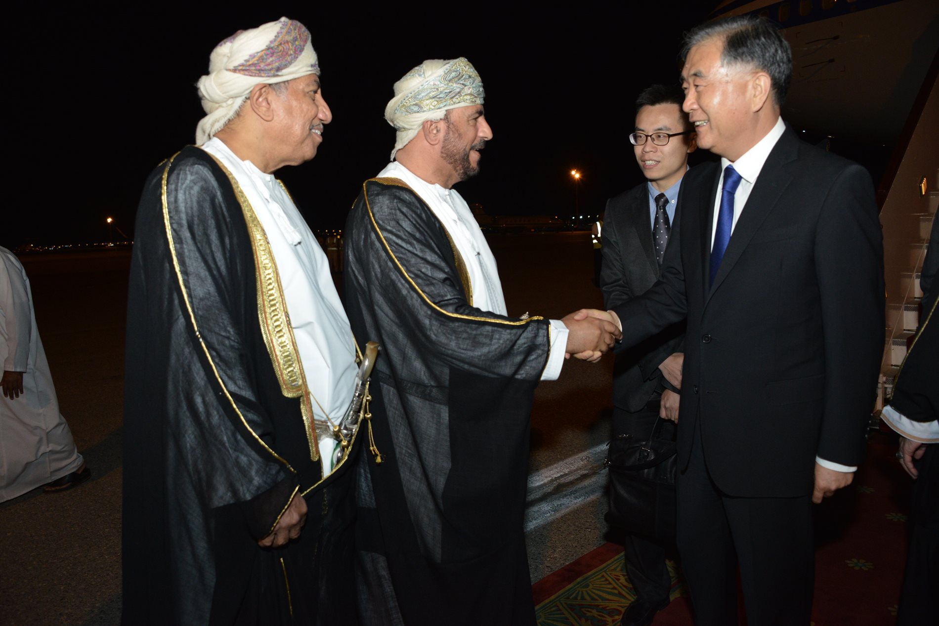 Chairman of CPPCC arrives in Oman
