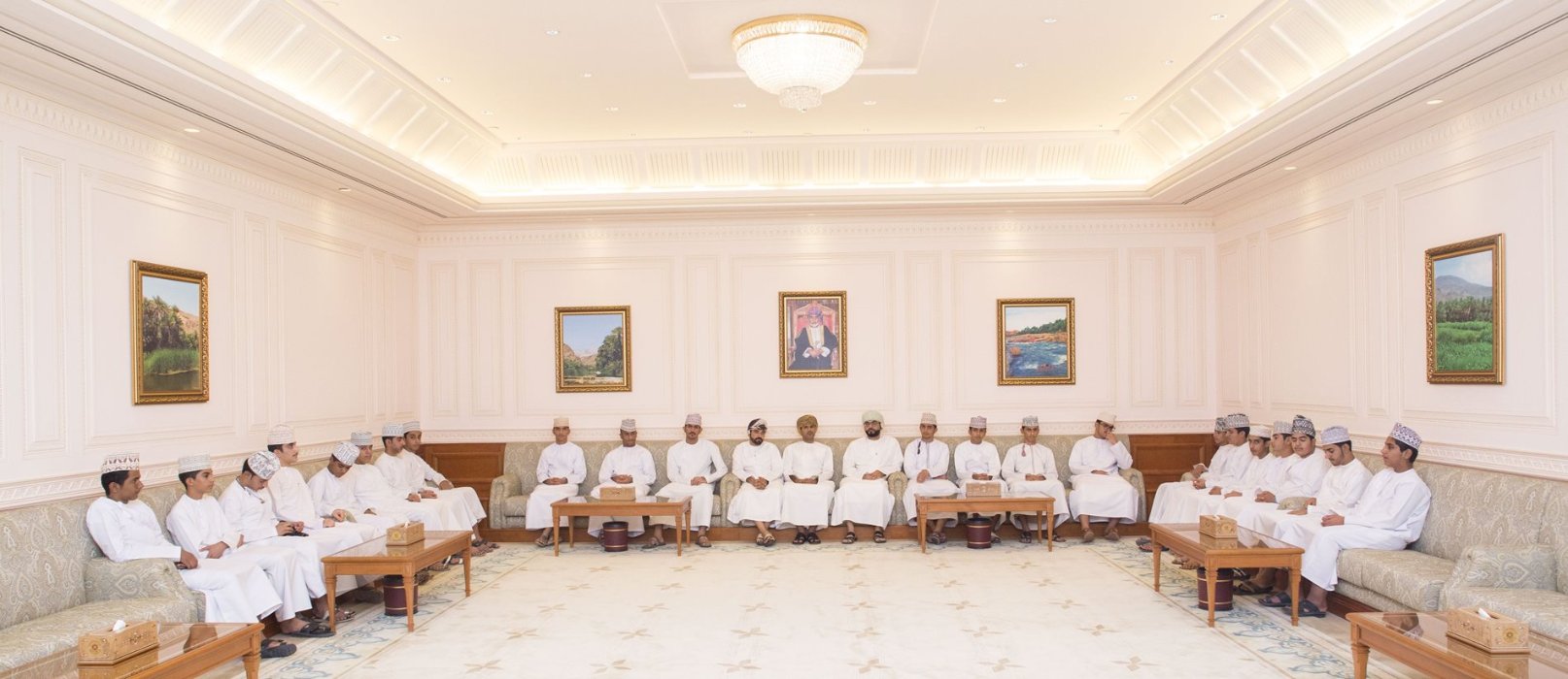 School Students tour the State Council 