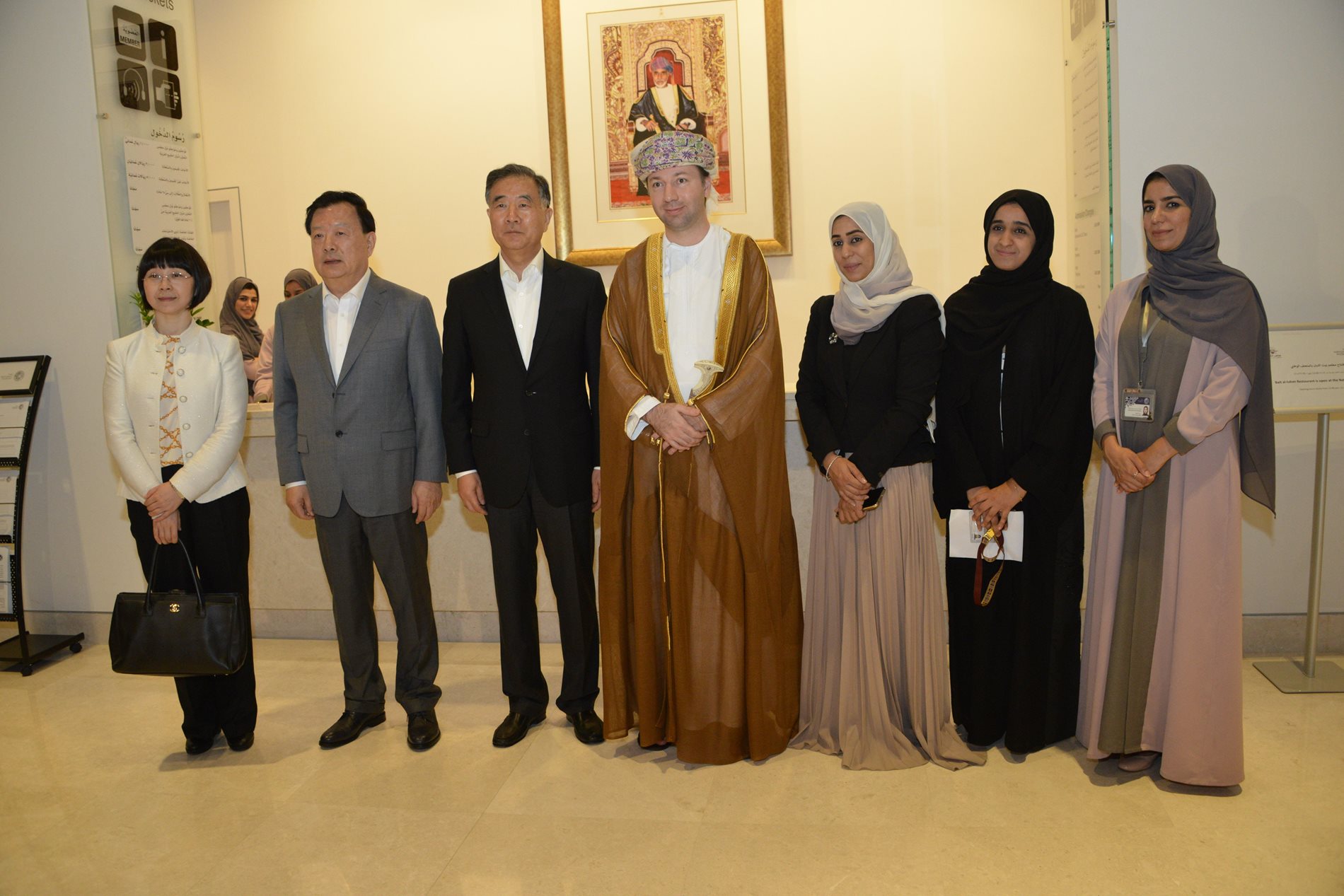 Chairman of the Chinese CPPCC visits national landmarks,holds meetings