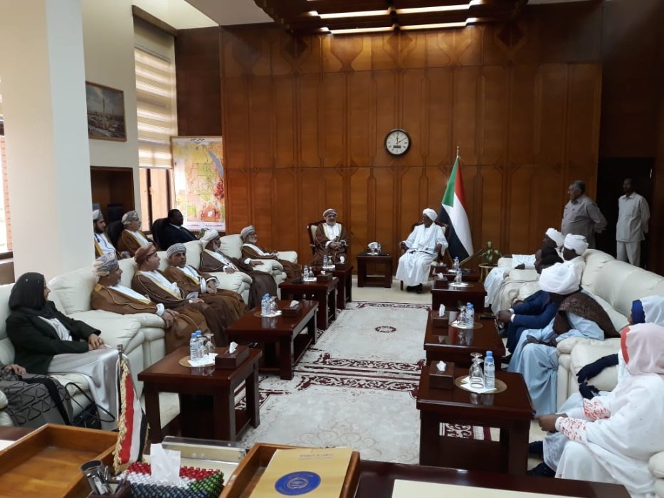  رئيس مجلس الدولة: آفاق واعدة لتطوير العلاقات بين البلدين المباحثات العمانية السودانية تؤكد على تعزيز التعاون الثنائي في مختلف المجالات وخاصةالبرلمانية