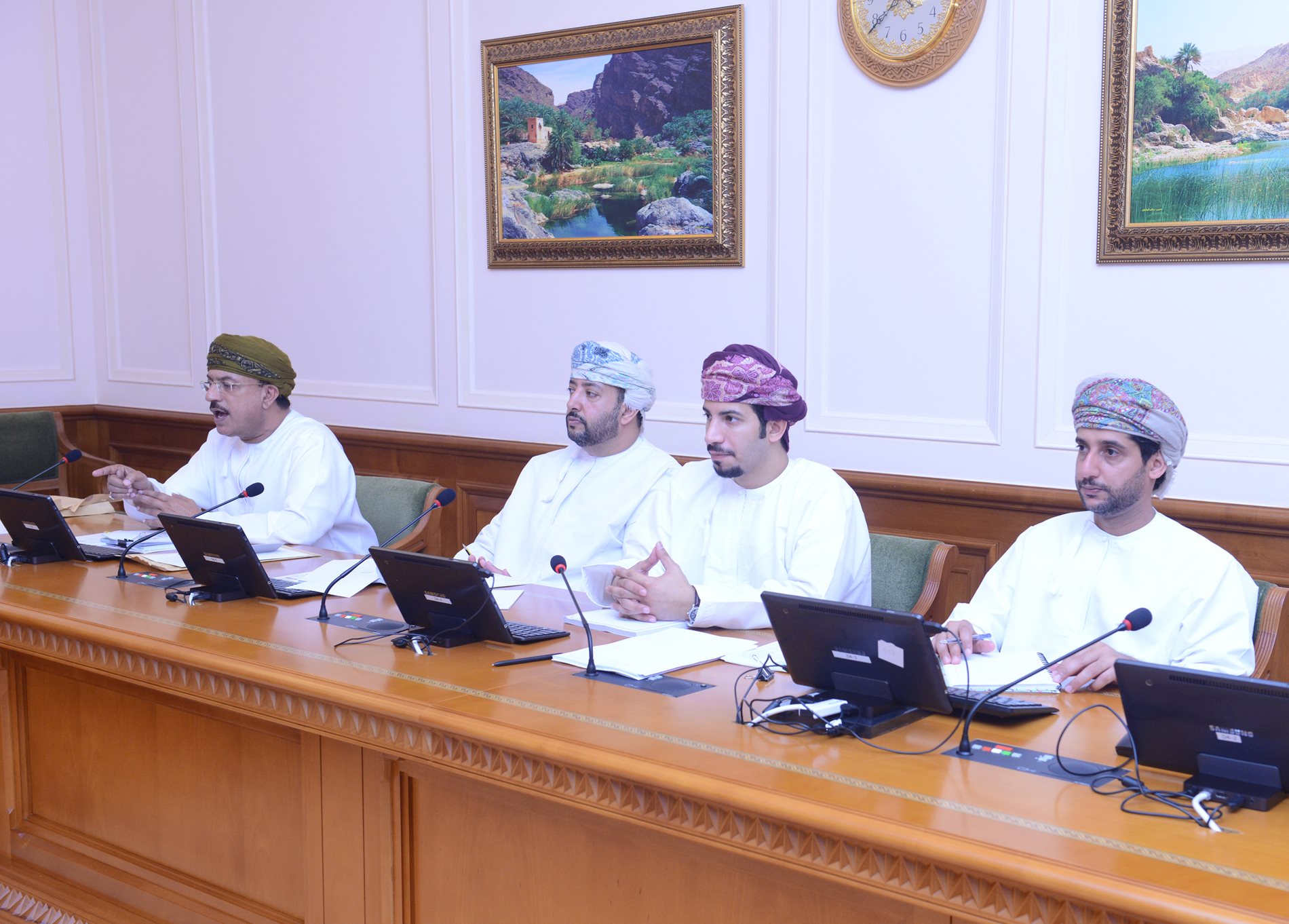 "قانونية الدولة" تناقش تقرير اللجنة الاقتصادية حول مشروع قانون مكافحة التجارة المستترة