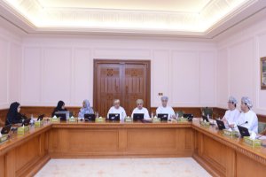 Sub-committee studying “Marine Pollution Control”, reviews memorandum on its report