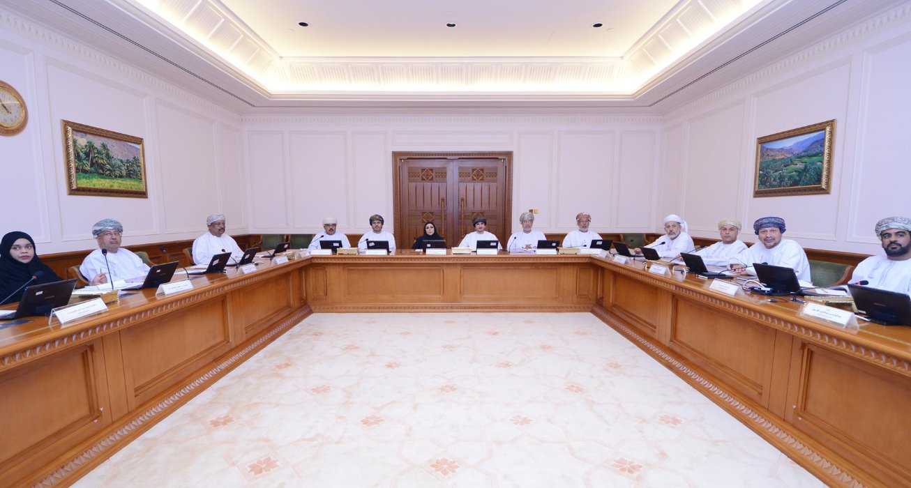 Culture, Media and Tourism Committee reviews proposals for investment in traditional Omani villages  