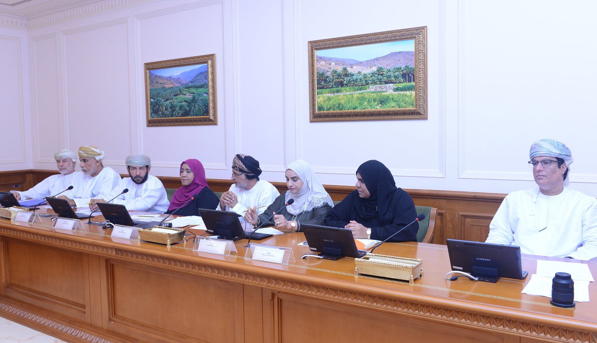 "اجتماعية الدولة " تستعرض برامج جمعية "إحسان" لرعاية كبار السن بالسلطنة