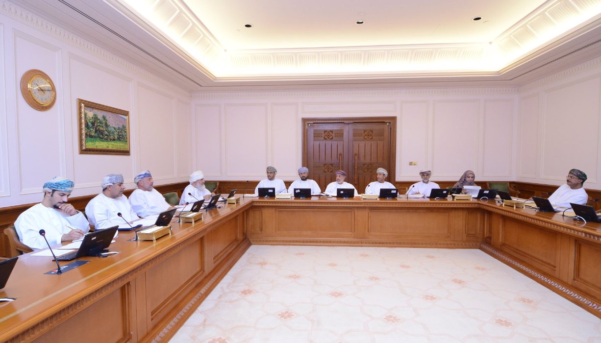          Legal Committee discusses the proposal to study and review the Notary Public Law