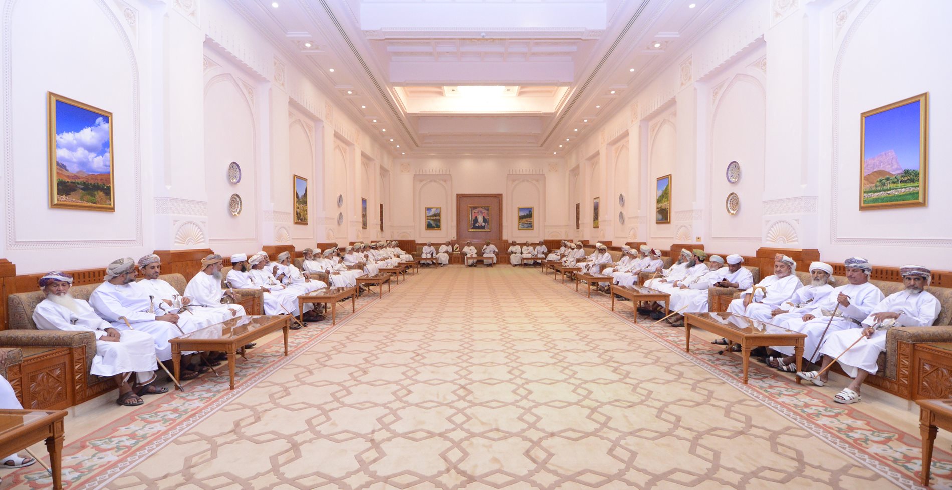 State Council Chairman receives Sheikhs and Public Figures from the Wilayate of Qurayat
