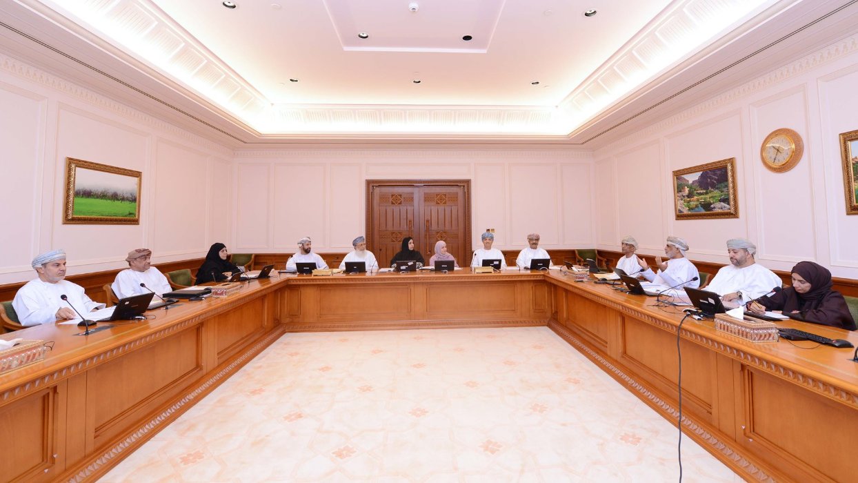 مجلس الدولة يناقش دراسة "مقترح توظيف التقنية في صياغة منظومة مبتكرة لحوكمة الأداء في الجهاز الإداري"