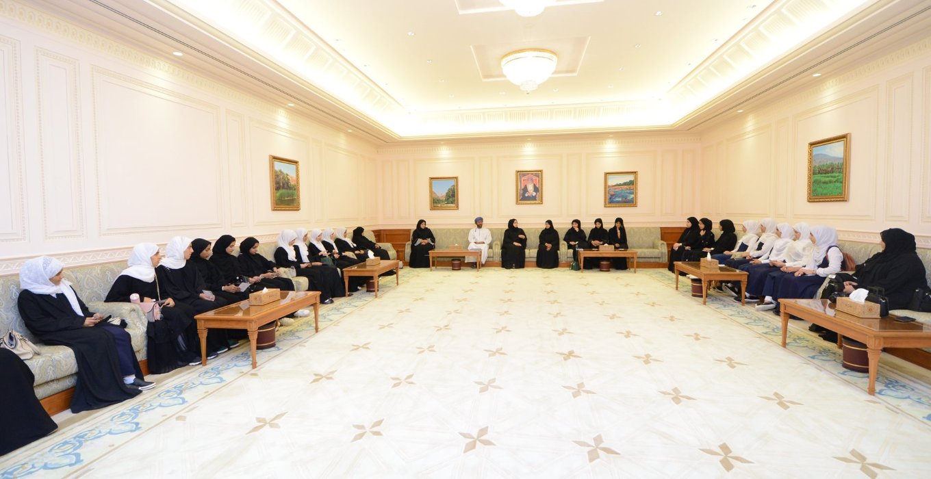 طالبات مدارس محافظة جنوب الشرقية يتعرفن على اختصاصات مجلس الدولة