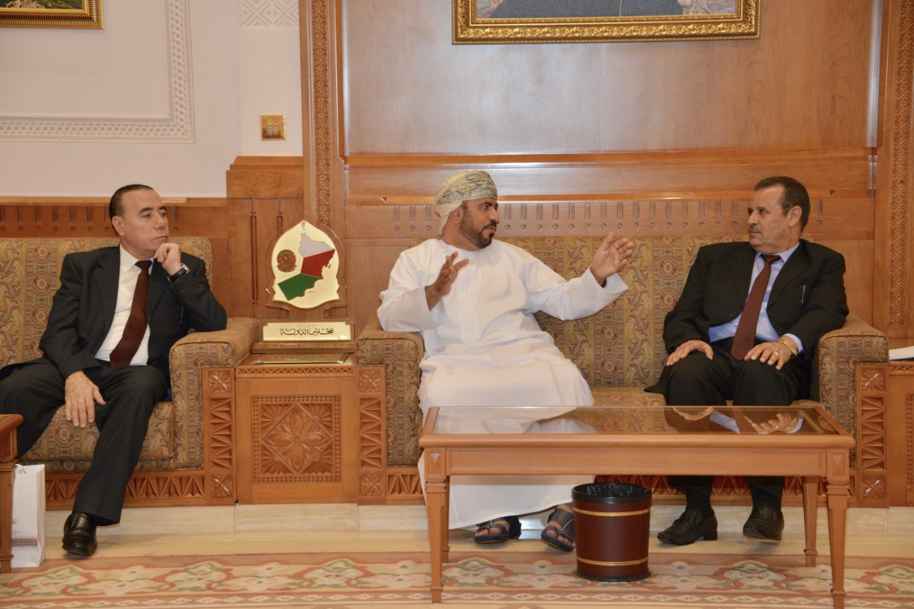 Secretary General of State Council receives Modern College of Business & Science students