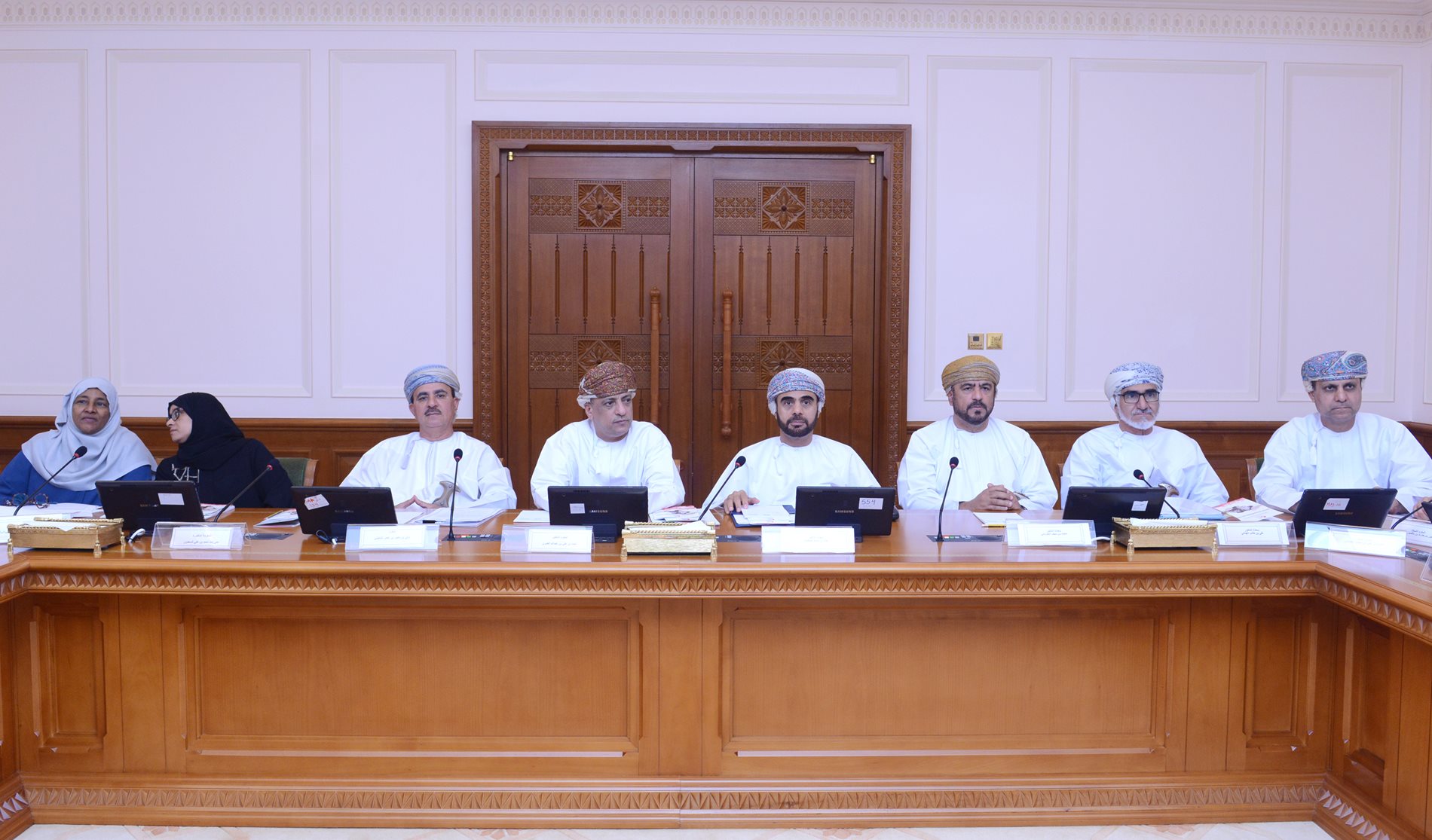 Social Committee discusses with MoH officials, the care for the elderly in the Sultanate 