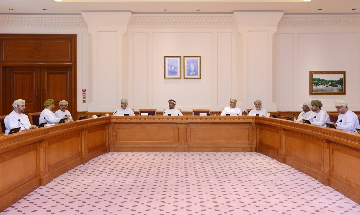 Education and Research Com. gets acquainted with the efforts of Duqm to support scientific research