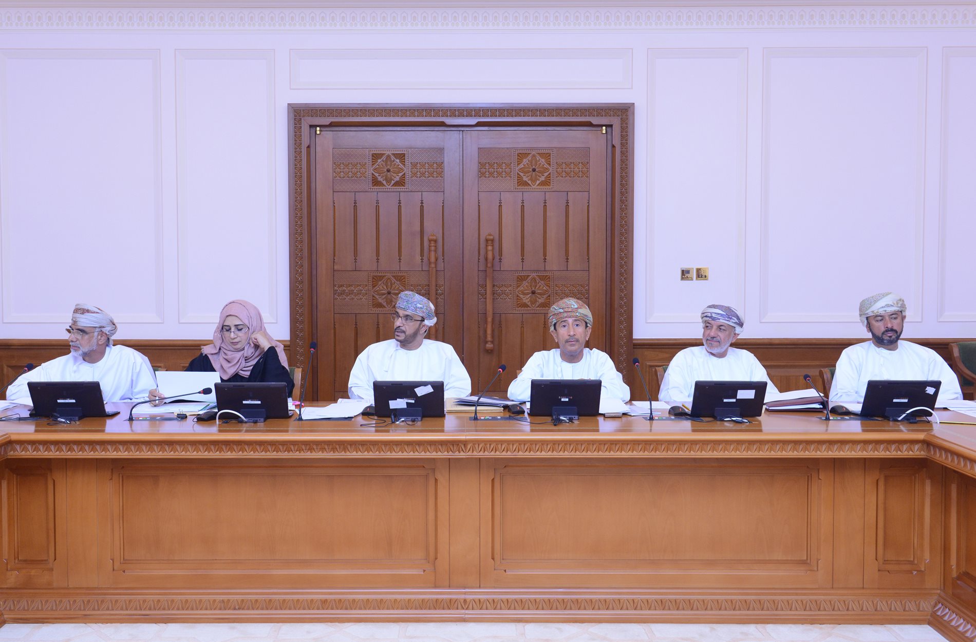 Legal Com. discusses report of Economic Com. on the draft law to combat hidden trade