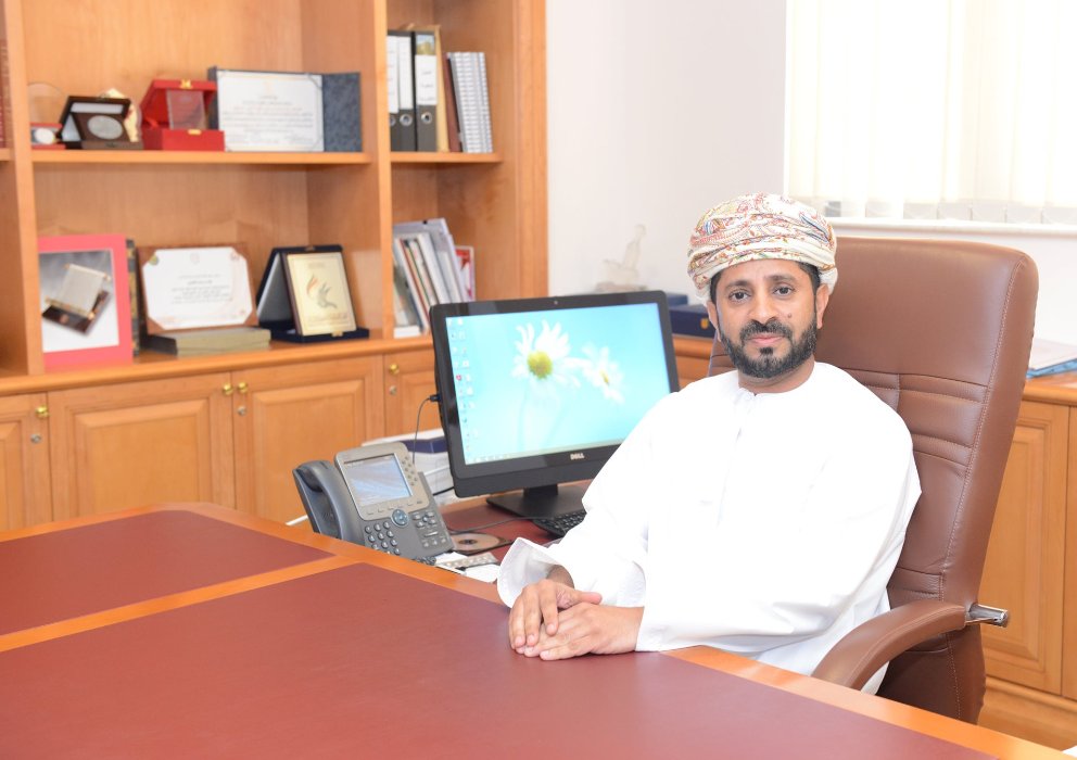 مجلس الدولة يطبق نظام «التعرف الذكي» لإثبات حضور وانصراف الموظفين على هواتفهم 