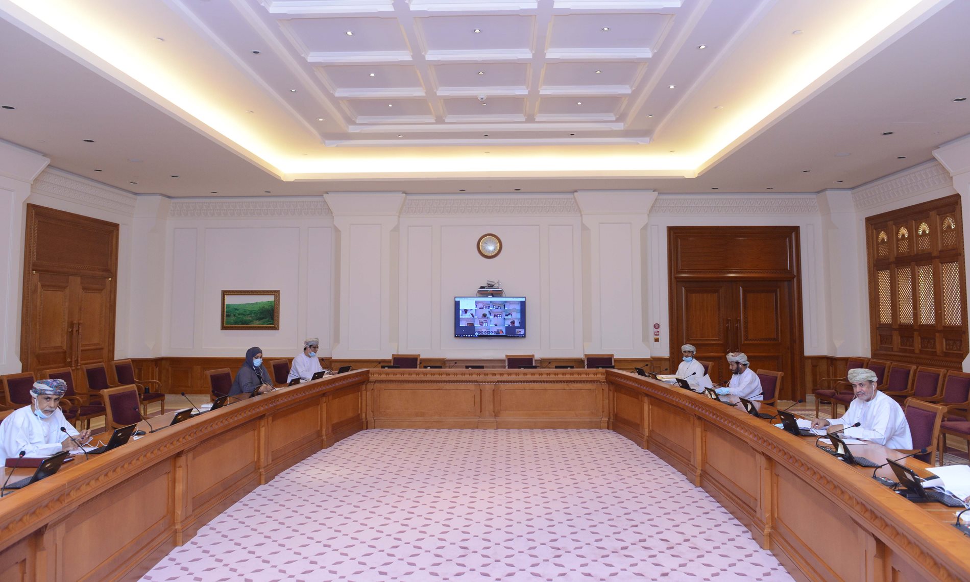 Social Committee reviews findings  of its study for the care of the elderly