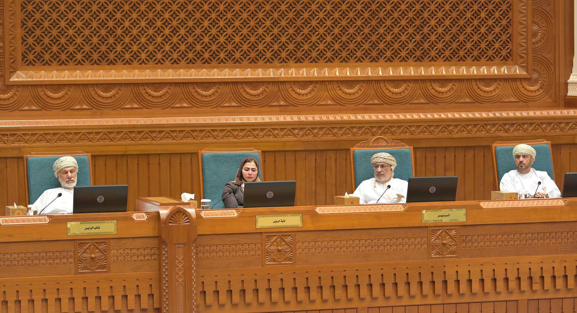 جلسة تأبينيه حفلت بمشاعر الوفاء لفقيد عمان والأمة