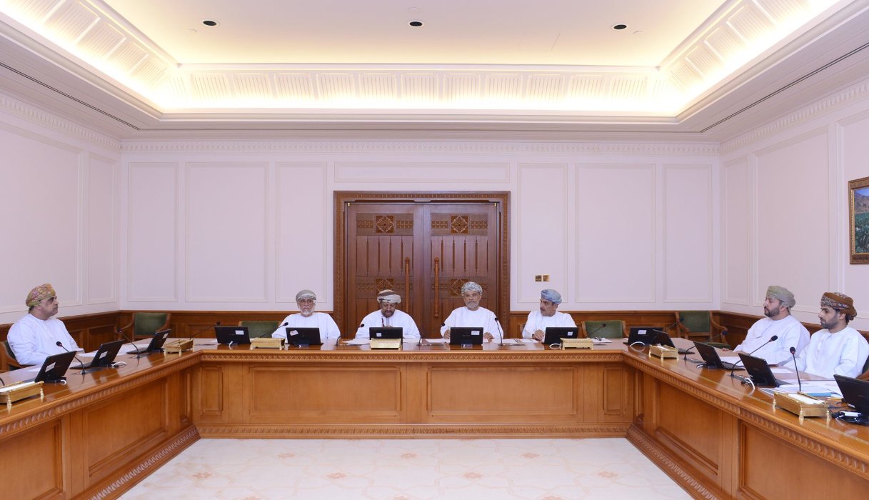   مناقشة محاور دراسة "المعلم بين الواقع والطموح" 