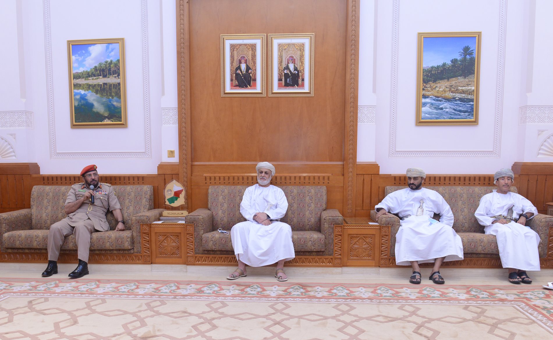 State Council Chairman receives a delegation from the National Defense College
