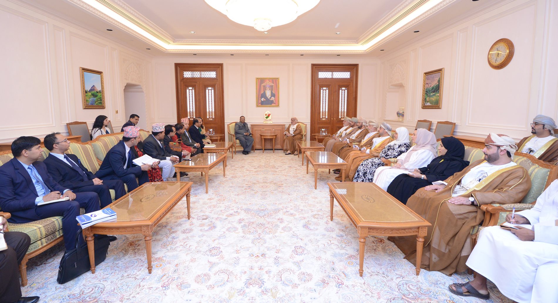 State Council Chairman receives Nepal's House of Representatives delegation