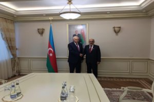 State Council Chairman discusses strengthening parliamentary cooperation with Azerbaijan