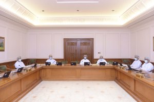 Sub-Committee reviews a draft of the study "The reality of scientific research and the role of private sector companies in supporting and developing it"