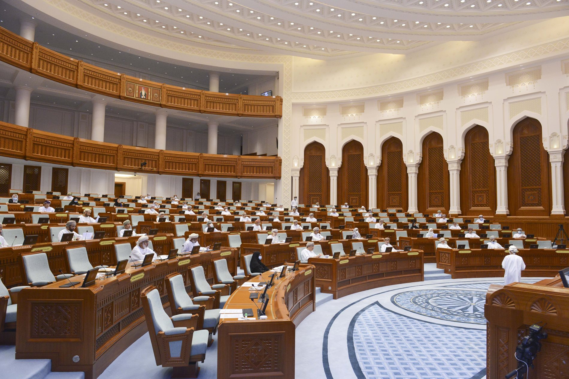 مجلس الدولة يقر مقترحاً لدراسة تأثير "كورونا "على الاقتصاد العماني