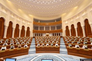 مجلس الدولة يناقش "مشروع قانون السياحة" ويقر دراستي "التجارة الإلكترونية "و"السيارات الكهربائية " 