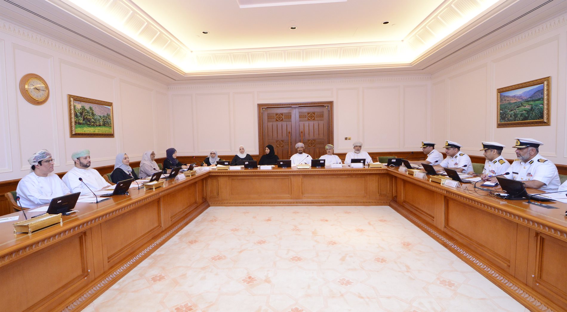 اجتماعية الدولة تقف على جهود  البحرية السلطانية  للحد من التلويث البحري