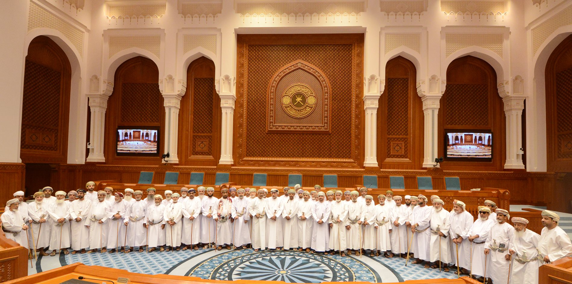 State Council Chairman receives Sheikhs and Public Figures from the Wilayate of Qurayat